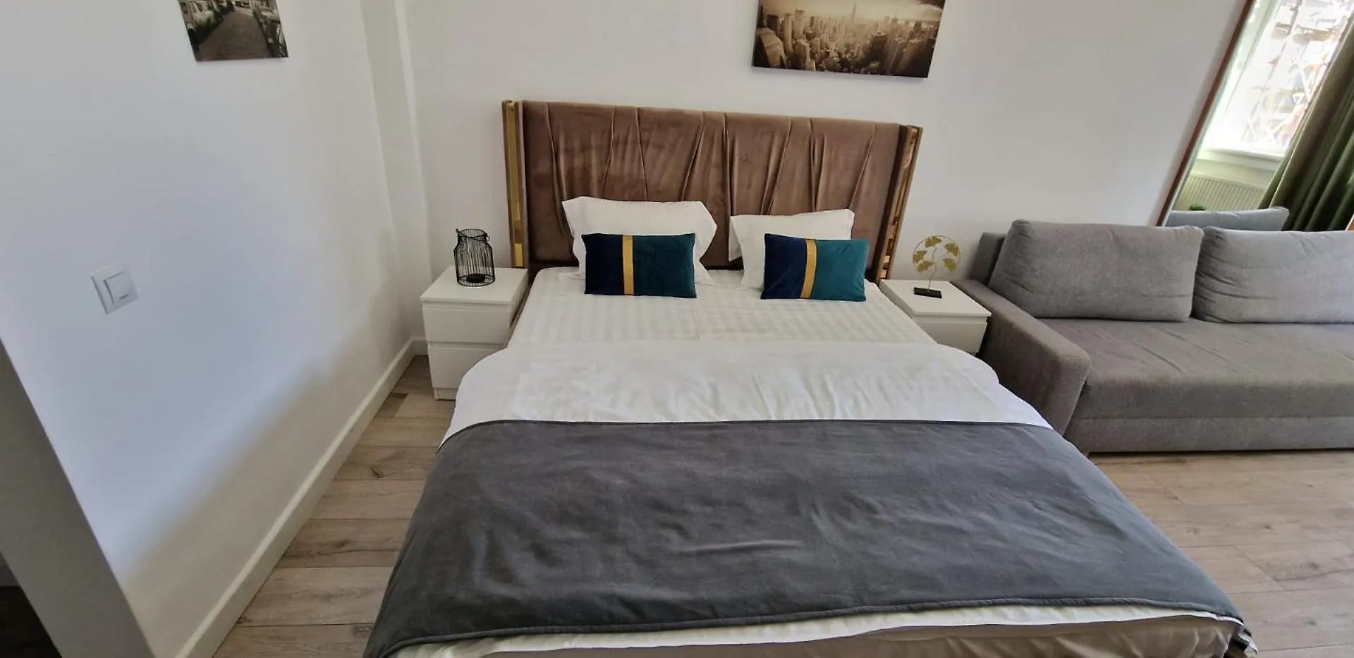 Carol - City Vibes Studio Bucureşti România