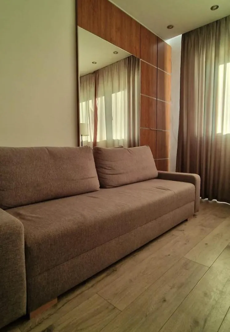 Carol - City Vibes Studio Bucureşti 0*,  România